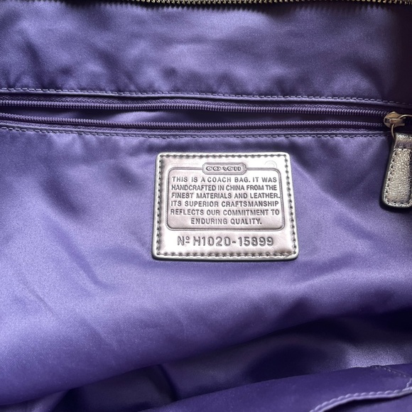 Good as new 2000s metallic coach tote bag - Picture 3 of 4
